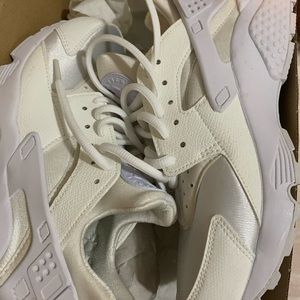 WOMENS AIR HUARACHE RUN